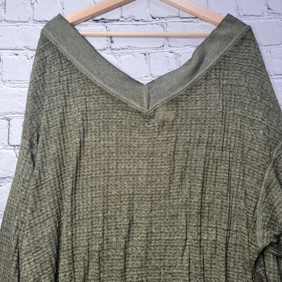 We The Free People South Side Thermal Knit Oversized Off Shoulder Top Green Sz S - Picture 2 of 12